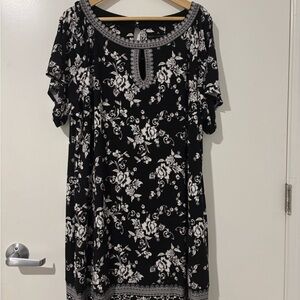 White House Black Market Flutter Sleeve Ruffled Blouse